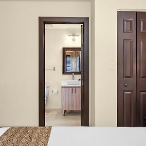 Suite met Twee Slaapkamers en een Queen Size Bed